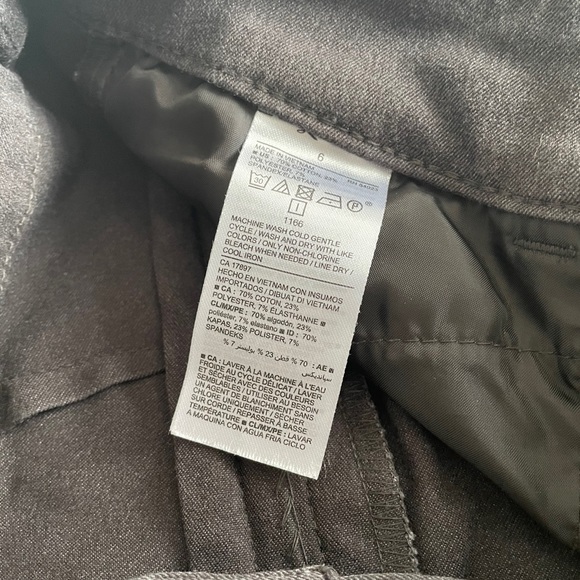 Old Navy Mid-Rise Pixie Ankle Pants Size 6 Reg. - Picture 11 of 16